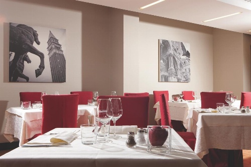 Hotel Delfino Venezia Mestre image 1